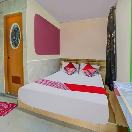 Oyo 90161 Hotel Lendosis Pipa Reja Angkatan 66 Palembang Kültér fotó
