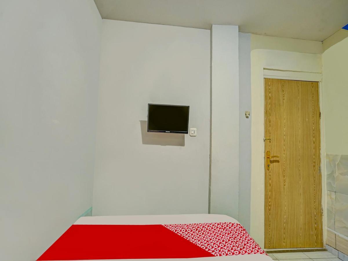 Oyo 90161 Hotel Lendosis Pipa Reja Angkatan 66 Palembang Kültér fotó