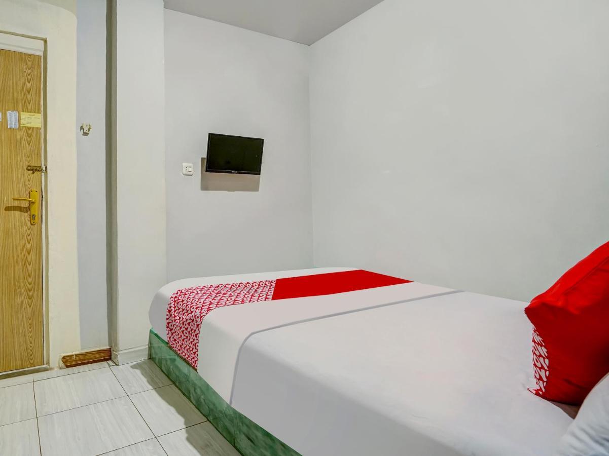 Oyo 90161 Hotel Lendosis Pipa Reja Angkatan 66 Palembang Kültér fotó